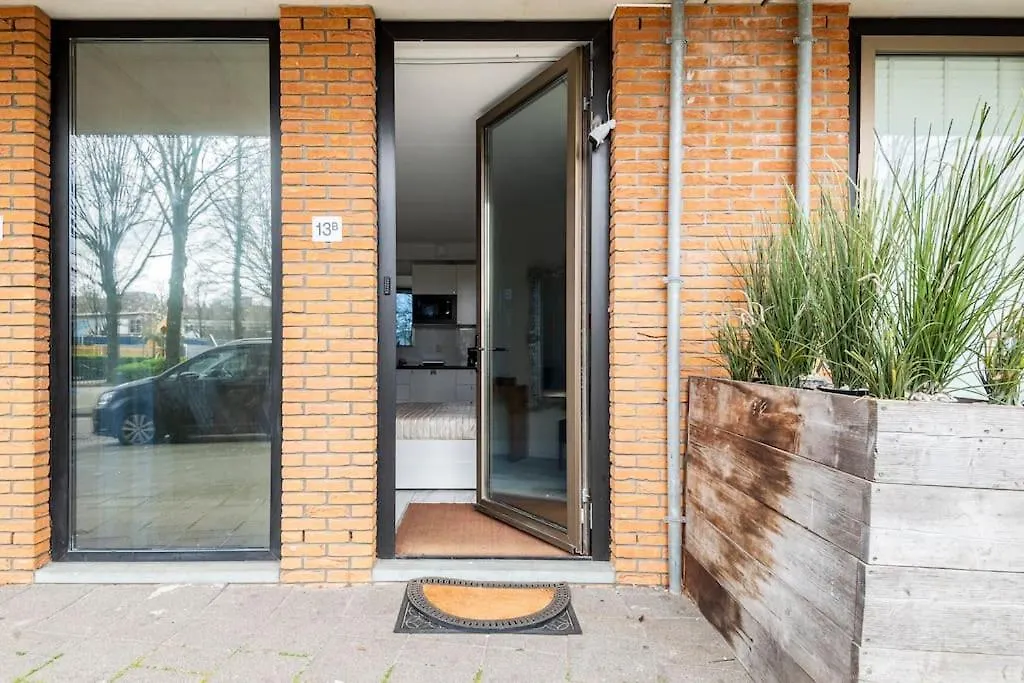 010 Studio City Center Rotterdam 0*,